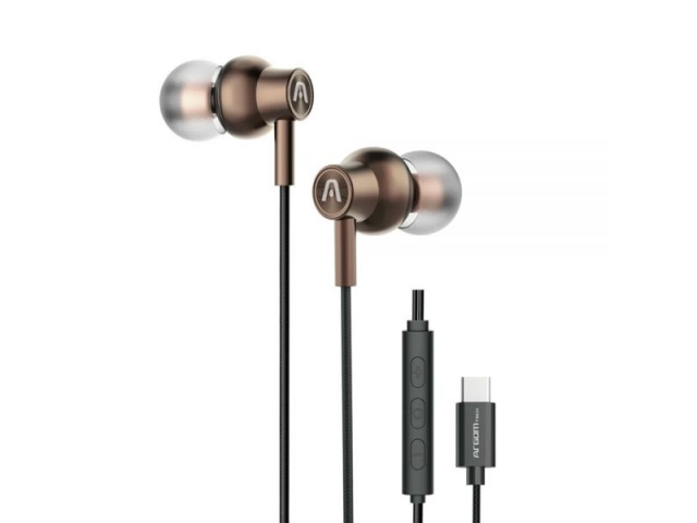 Auriculares Argom Sound Core con conector Tipo C en color negro, vista frontal.%u200B