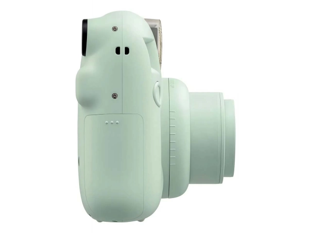 Cámara Fujifilm Instax Mini 12 Verde Menta junto a un paquete de película Instax Mini y accesorios, oferta en Avlis.