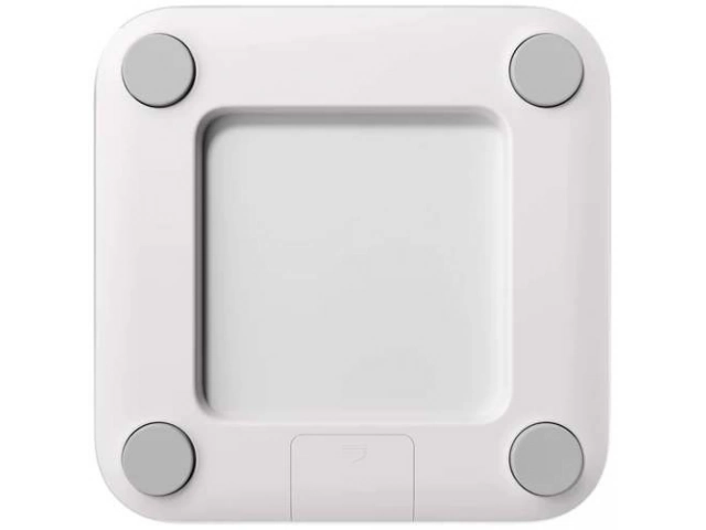Balanza Xiaomi Body Composition Scale S400 en un ambiente de hogar, promoviendo un estilo de vida saludable y conectado.