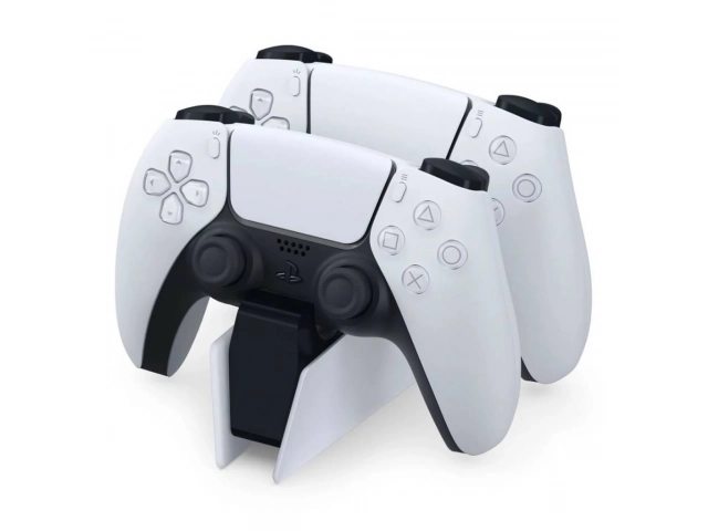 Vista frontal de la Base de Carga para Joystick PS5 con dos controles DualSense, mostrando su diseño elegante y funcional para gamers en Uruguay.