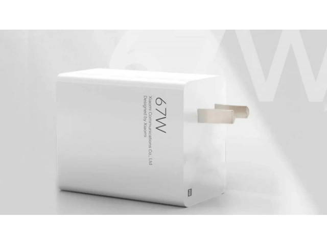 Pack de cargador Xiaomi original de 67W y cable de alta corriente, ofreciendo carga ultra rápida para dispositivos compatibles. Avlis Uruguay.