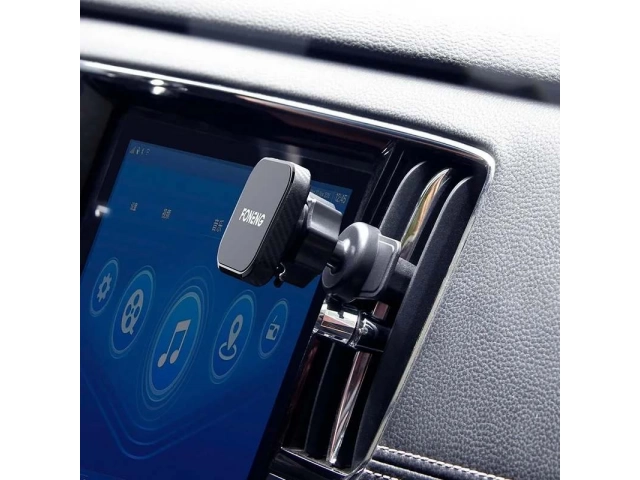 Smartphone utilizando GPS mientras está sujeto al soporte Foneng CP15 en la rejilla de ventilación de un auto. Conducción segura y conectada con Avlis.