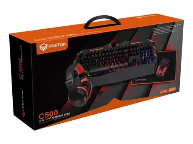 Combo Gamer Meetion C500 integrado en un setup de juego completo. 