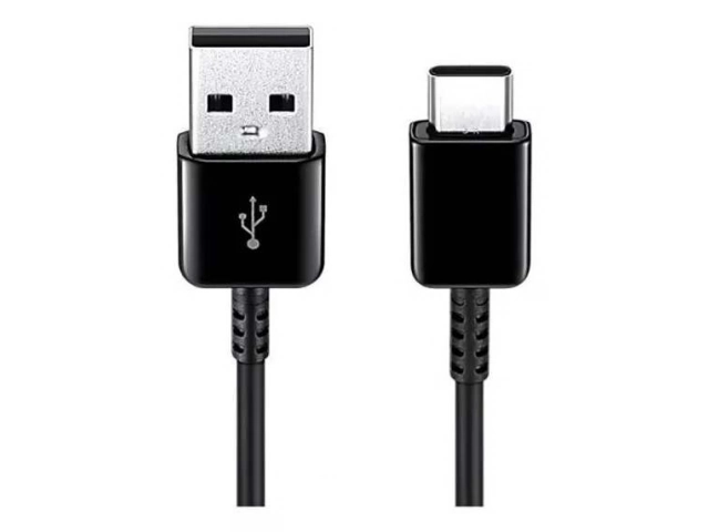 Primer plano de los conectores USB-C y USB-A del cable original Samsung de 1.5m, garantizando una conexión robusta y duradera. Avlis.