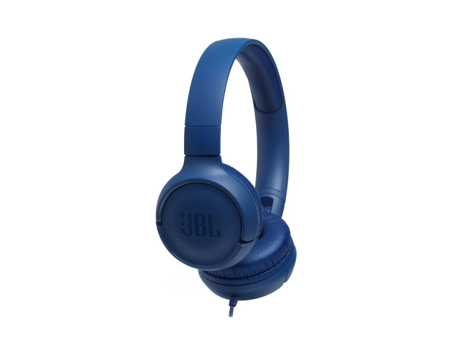 Primer plano del control remoto de un botón con micrófono y el cable plano antienredos de los auriculares JBL Tune 500 Azules, resaltando su funcionalidad.