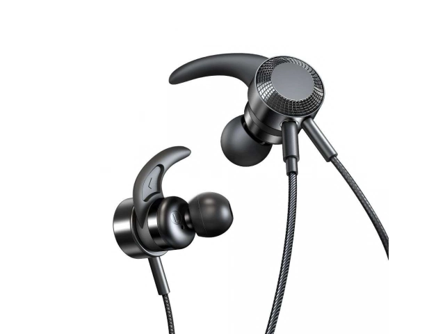 Primer plano del micrófono flexible con cancelación de ruido y los controles de volumen de los auriculares Mcdodo HP-1330.