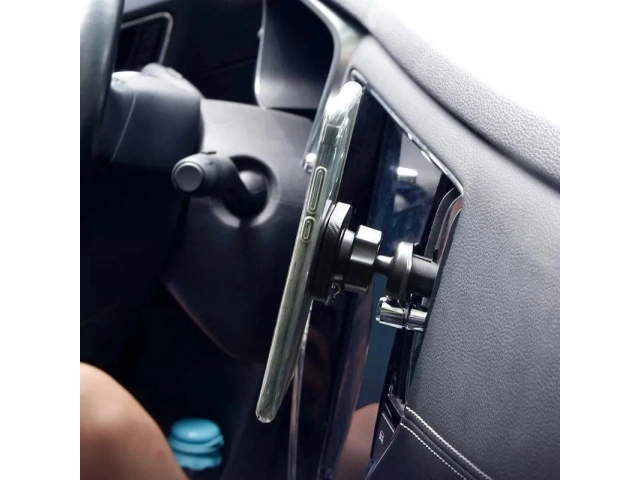 Detalle del soporte universal Foneng CP15 para celular en auto, mostrando su rotación 360 grados y compatibilidad con rejillas. Accesorios para auto en Avlis.