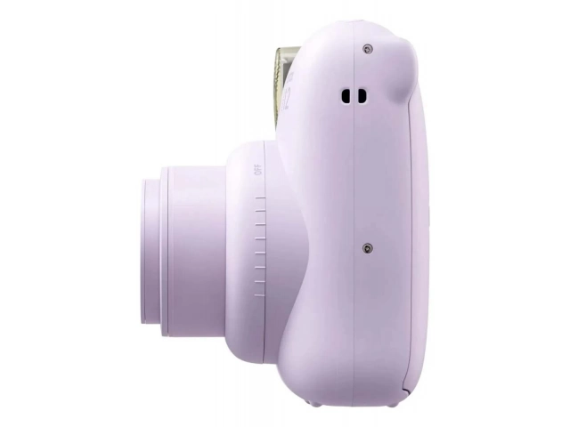 Muestra de fotos instantáneas del tamaño de una tarjeta de crédito tomadas con la Fujifilm Instax Mini 12 Lila