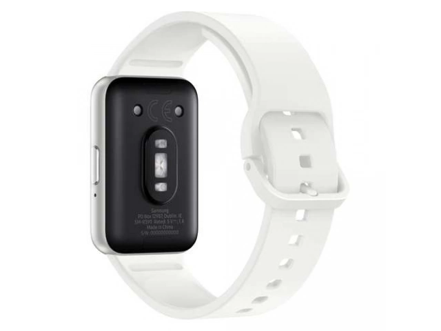 Samsung Galaxy Fit3 Gris mostrando notificaciones y modos deportivos. Batería de hasta 13 días y diseño ligero. Avlis Uruguay.