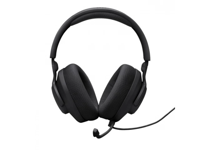 Jugador disfrutando de una partida con los auriculares gamer JBL Quantum 100 M2 negros, experiencia inmersiva