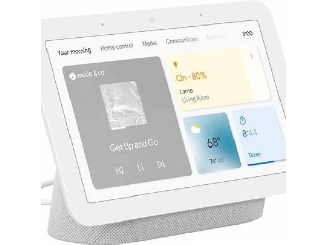 Google Nest Hub 7" mostrando recetas de cocina en su pantalla táctil.%u200B