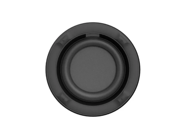 El Honor Choice Bluetooth Speaker Mini siendo transportado fácilmente gracias a su diseño compacto.