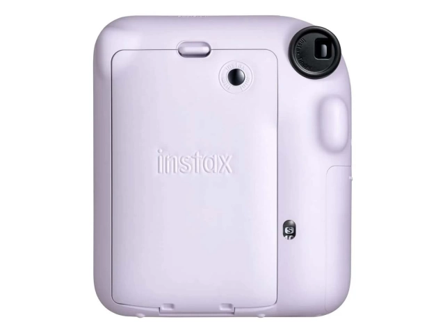 Detalle del modo selfie y espejo frontal de la cámara Fujifilm Instax Mini 12 Lila, ideal para autorretratos y primeros planos.