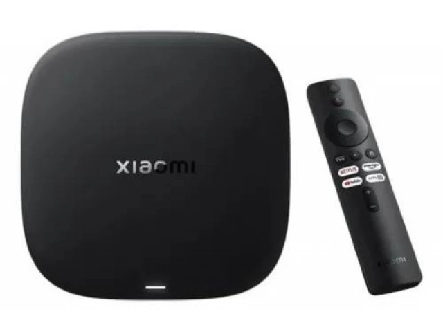 Pantalla de TV mostrando la interfaz de Google TV del Xiaomi TV Box S, con recomendaciones de contenido de Netflix y Disney .
