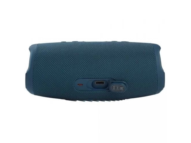 JBL Charge 5 azul resistente al agua y polvo (IP67), ideal para la playa o piscina. Comprar en Avlis Uruguay.