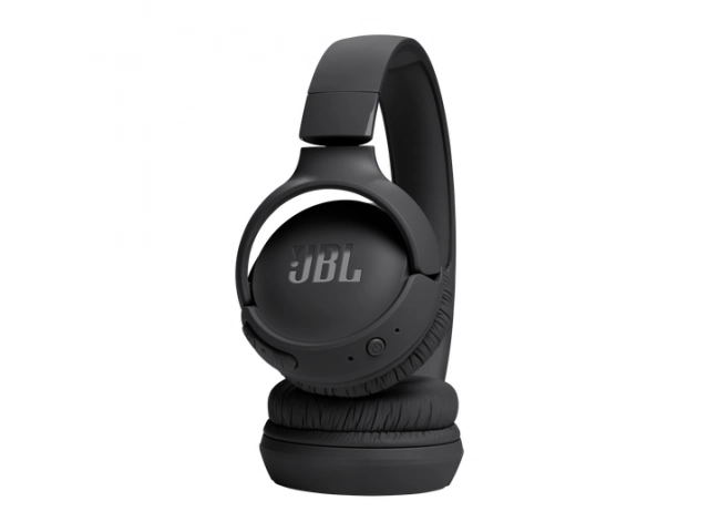 Logo JBL impreso en los laterales del Tune 520BT como sello de calidad sonora.