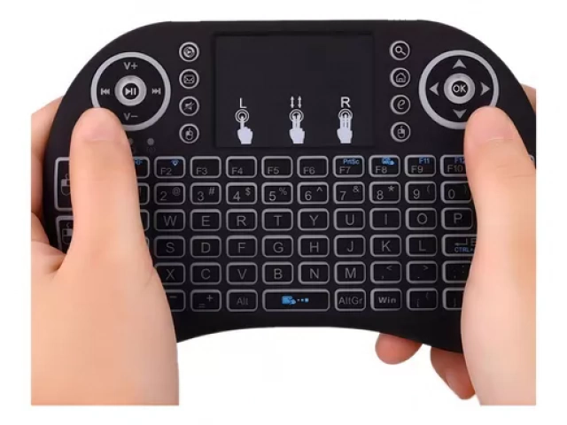 Mini teclado inalámbrico con touchpad para TV Box y Smart TV, control total, disponible en Avlis Uruguay.