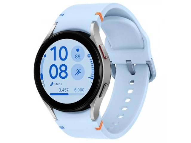 Smartwatch Samsung Galaxy Watch FE color Plata con pantalla Super AMOLED y funciones de salud, disponible en Avlis Uruguay.