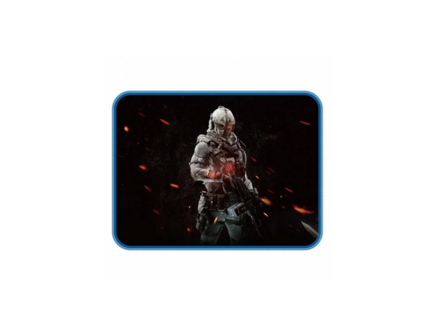 Setup gamer en Uruguay con el Mousepad K6, mostrando su amplia superficie para juegos.