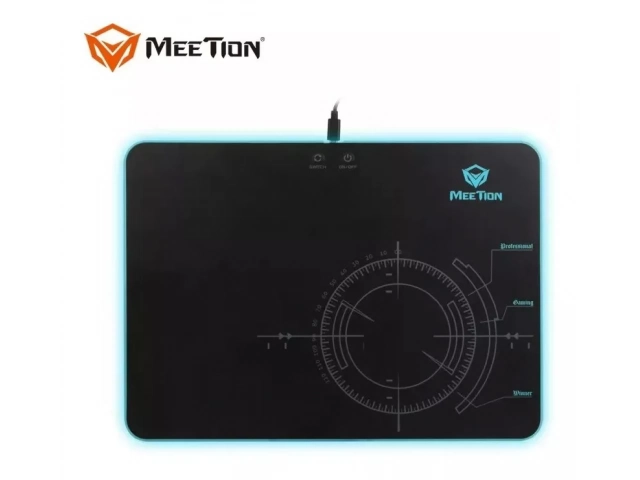 Mouse deslizando sobre la superficie de tela optimizada del MousePad Meetion MT-P010, mejorando la precisión.