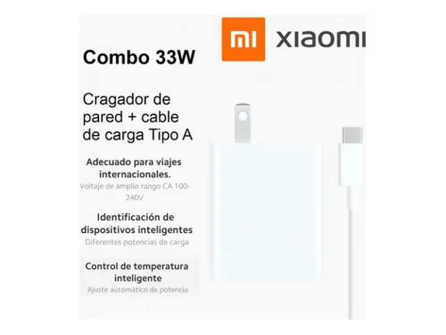 La Tablet ONN 7" 2022 Charcoal siendo utilizada por una familia o en un ambiente de ocio, ilustrando su versatilidad para el consumo de contenido y educación en Uruguay.