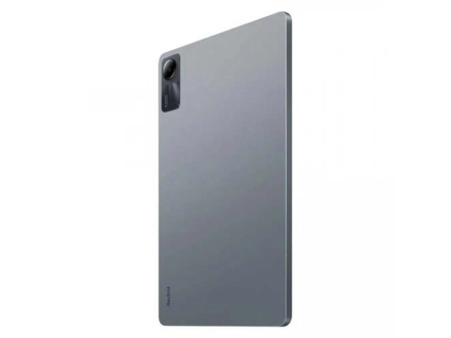 Persona usando la Tablet Xiaomi Redmi Pad SE gris para entretenimiento o tareas diarias, mostrando su versatilidad.