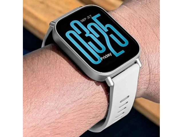 Diseño elegante en color Silver y correa deportiva del Xiaomi Redmi Watch 5 Active. Estilo y funcionalidad para tu muñeca. Avlis Uruguay