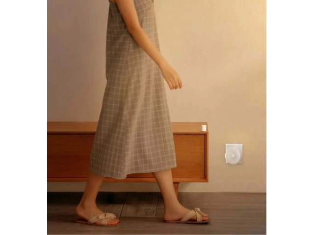Ambiente acogedor creado con la Lámpara Xiaomi Mi LED Smart Bulb Cálida. Controlable con la app Mi Home. Avlis.