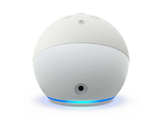 Ilustración del control por voz con Alexa en el Amazon Echo Dot 5ta Gen blanco. Para música, noticias y control del hogar inteligente. Comprar en Avlis Uruguay.