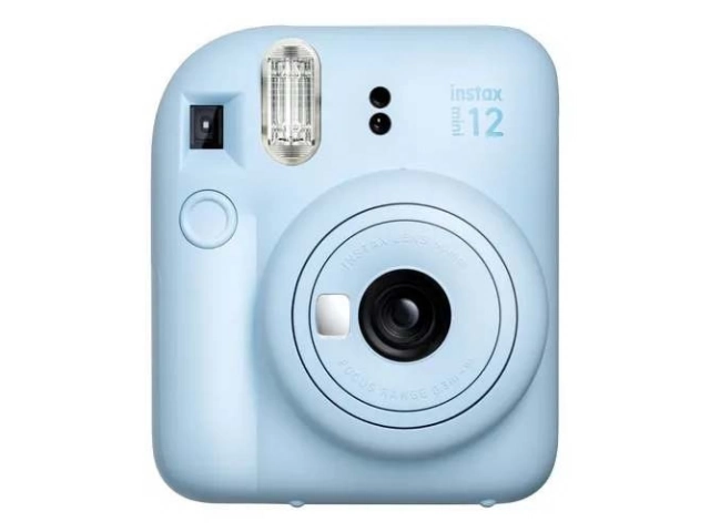 C&aacute;mara instant&aacute;nea Fujifilm Instax Mini 12 color Azul Pastel, dise&ntilde;o moderno y divertido, disponible en Avlis Uruguay.